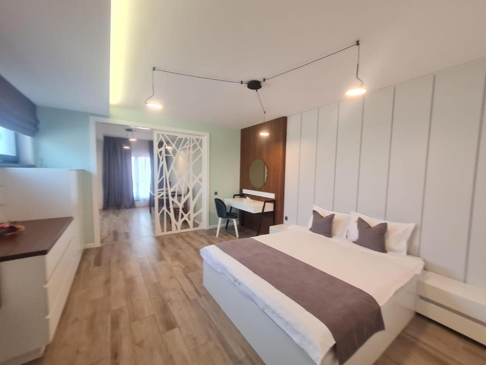 Reshome Focşani Buitenkant foto