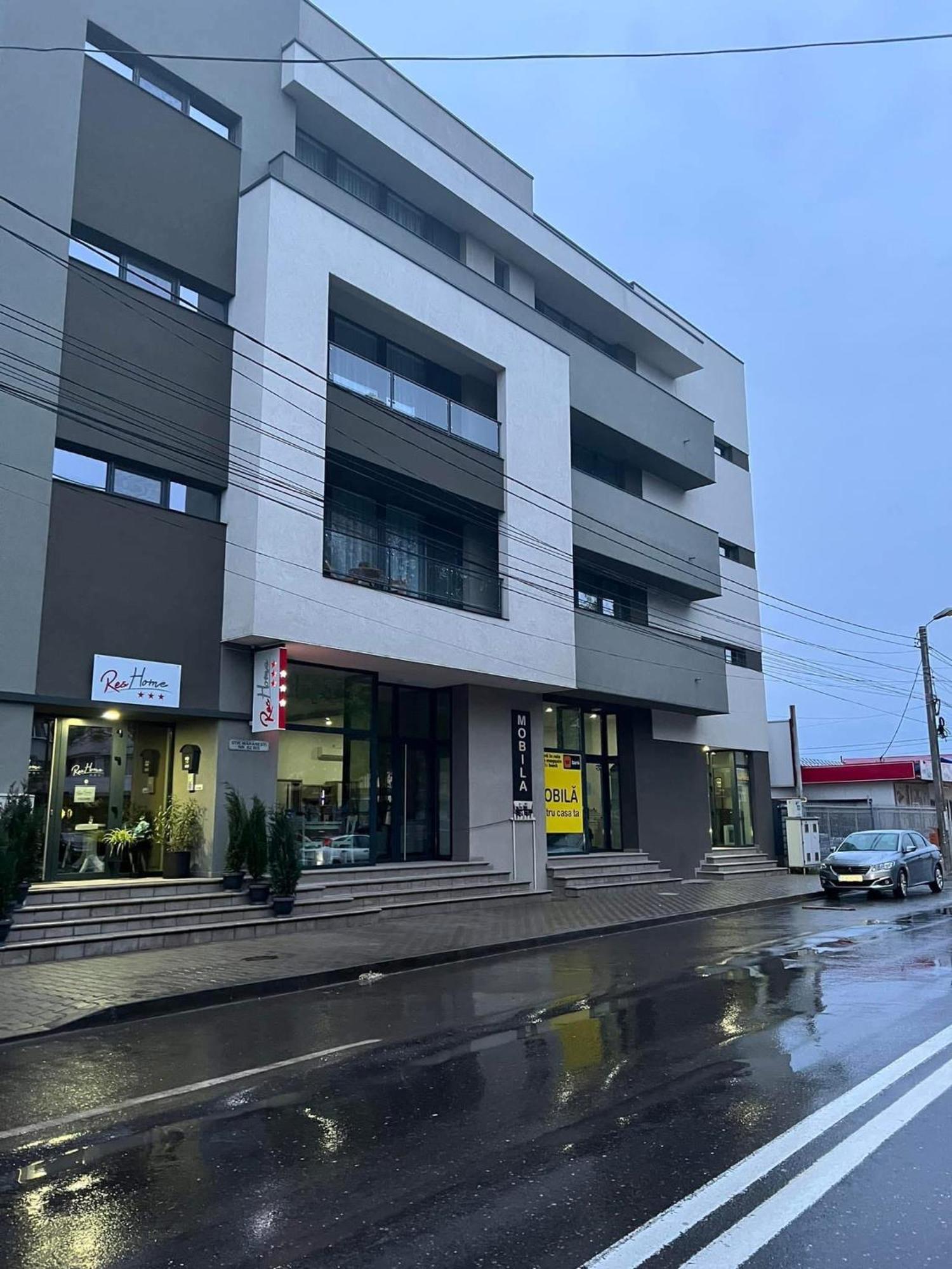 Reshome Focşani Buitenkant foto